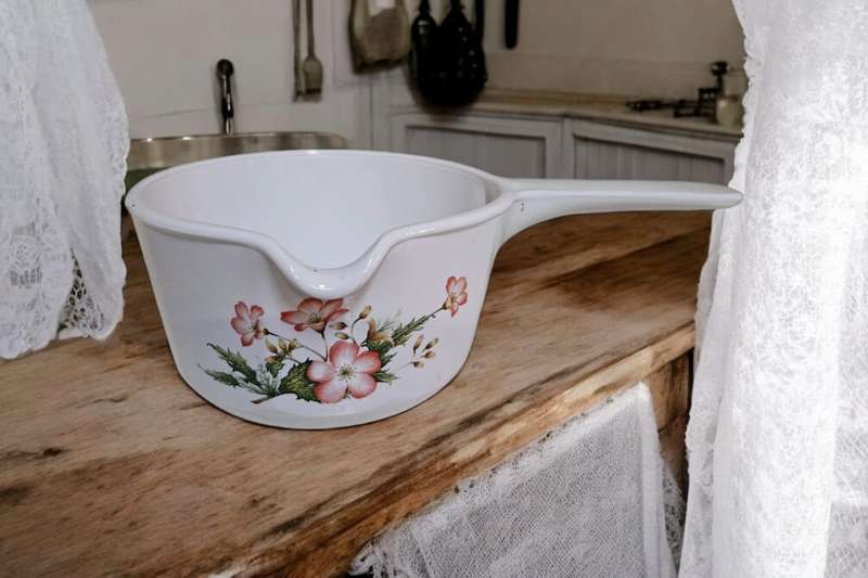 Corning Ware sauce pan