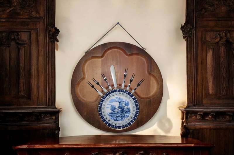 Delft Wooden Cheese Board