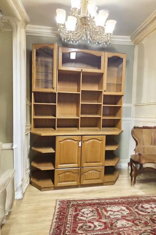 Oak display Cabinet / Bookshelf