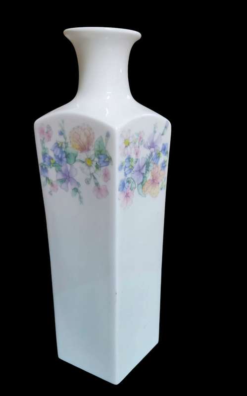 Vintage Wedgwood Angela Posy Vase