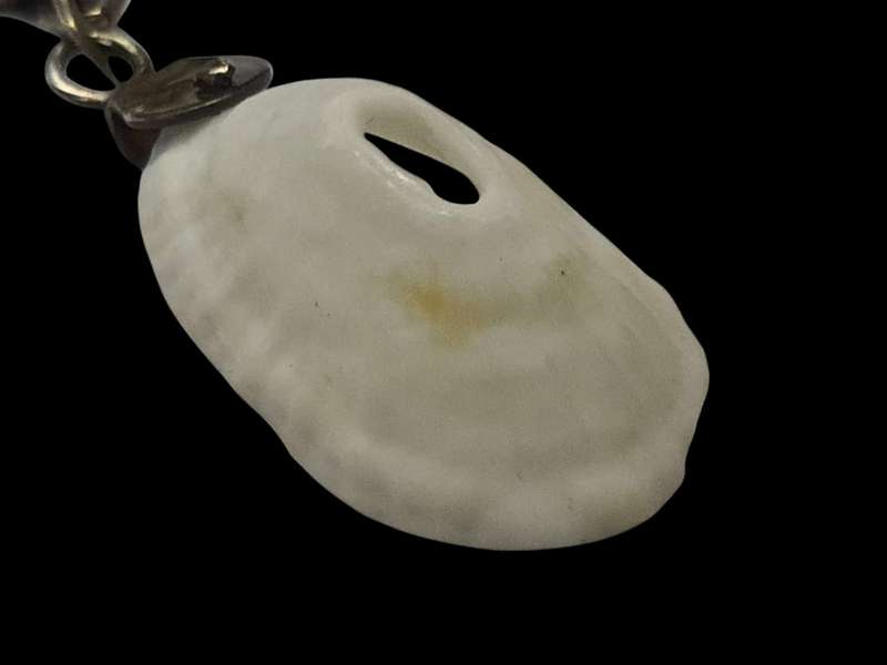 Sterling Silver Bracelet with a shell