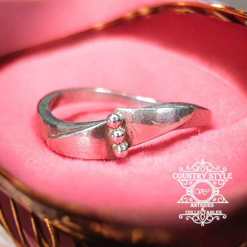 Sterling silver ring 925 Size M/N