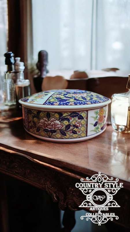 Vintage Imari Style Porcelain Trinket Box