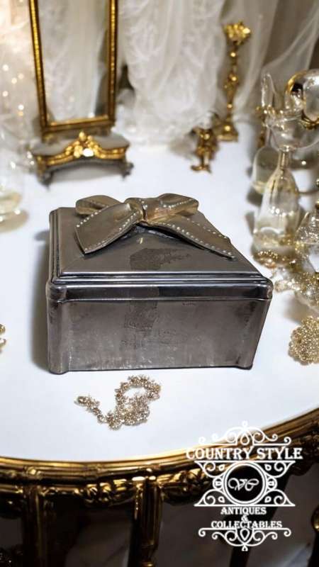 Metal Ring/Trinket Box