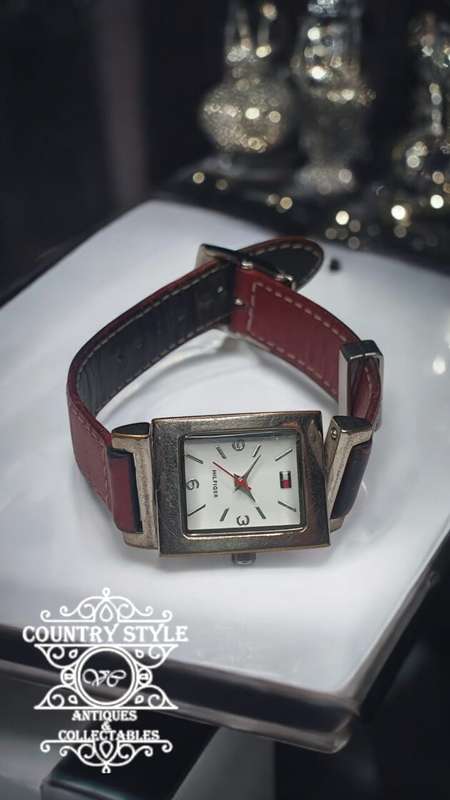 Vintage Hilfiger Ladies Watch T00187.1.