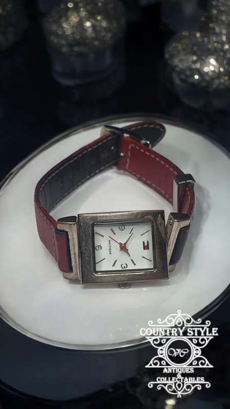Vintage Hilfiger Ladies Watch T00187.1.