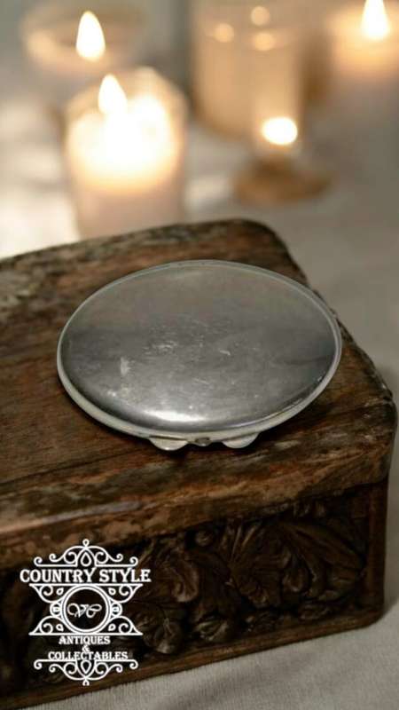 Antique silver plate oval-shaped vesta case