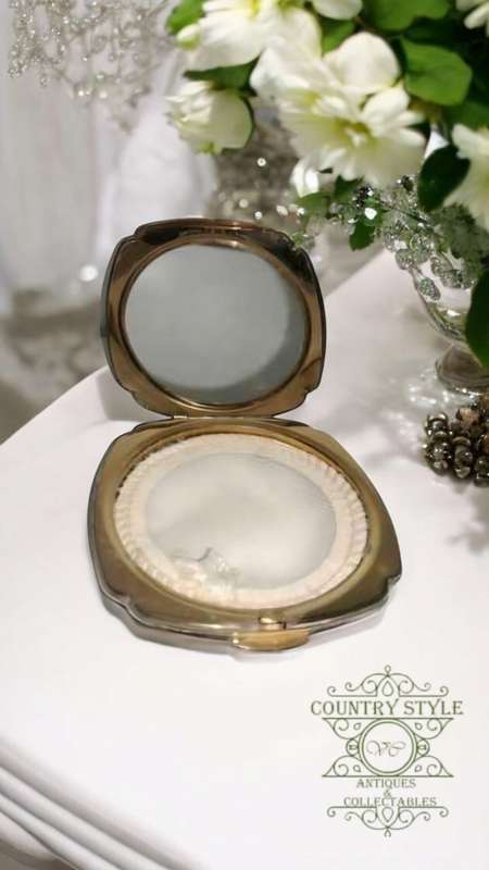 Vintage Compact