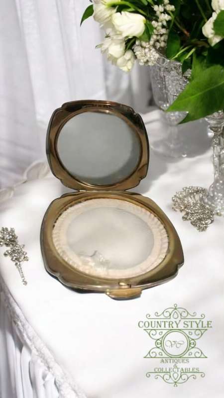 Vintage Compact