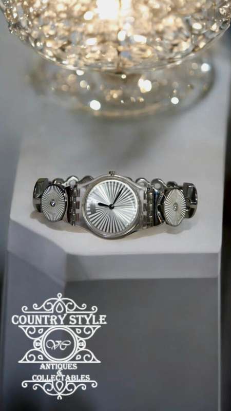 Swatch Disco Lady watch (model number LK339G)