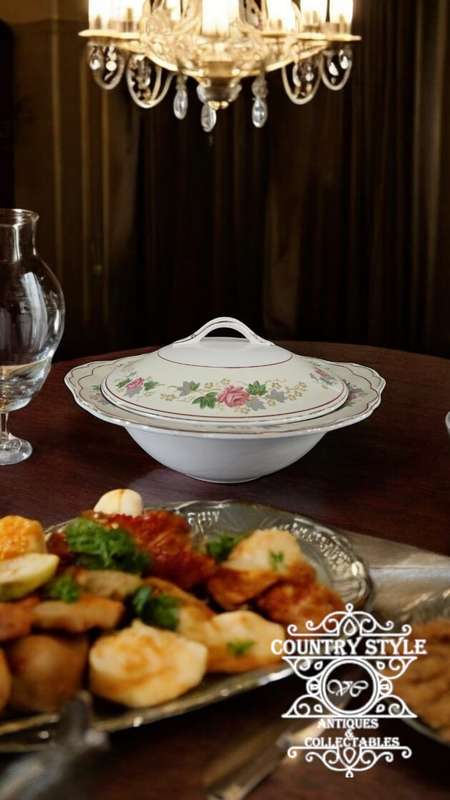 Vintage Grindley Creampetal Lided Vegetable Dish