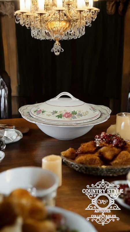 Vintage Grindley Creampetal Lided Vegetable Dish