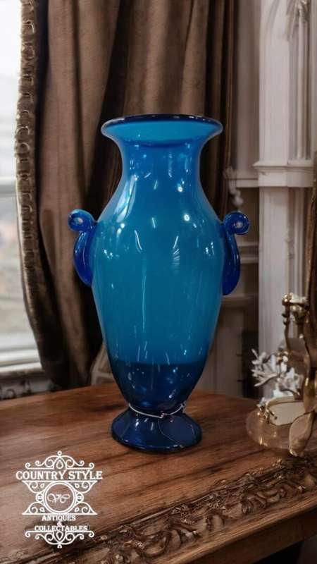 Dark Blue Flower Vase