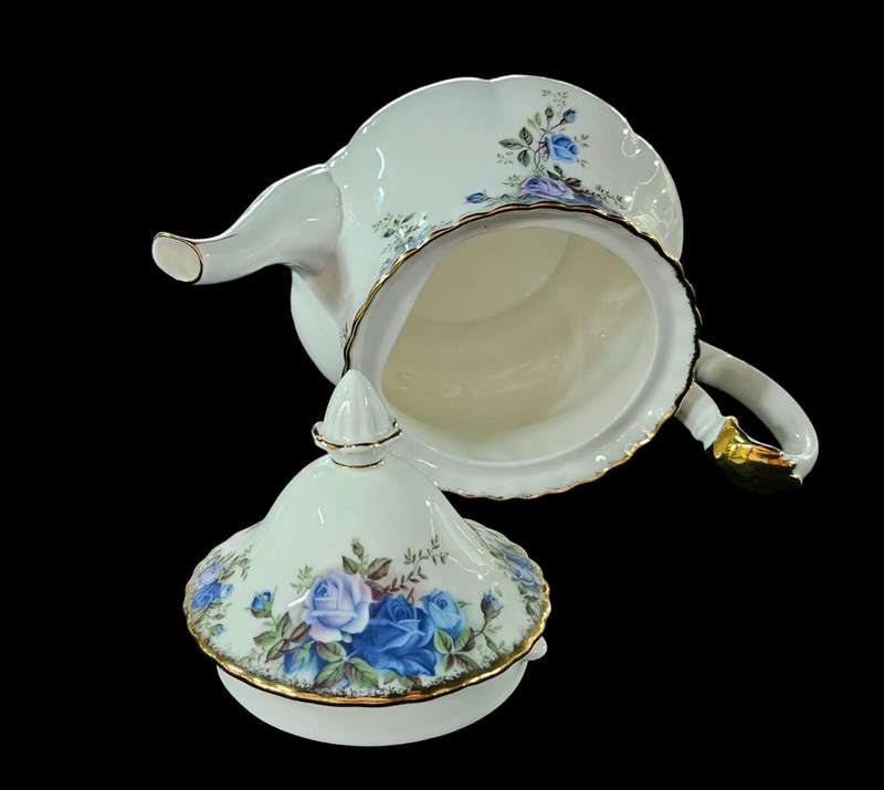 Vintage Moonlight Rose 1987, 22 Piece Tea Set