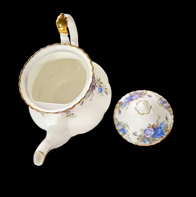 Vintage Moonlight Rose 1987, 22 Piece Tea Set