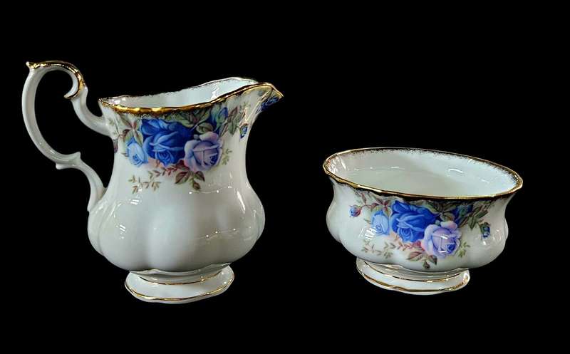 Vintage Moonlight Rose 1987, 22 Piece Tea Set
