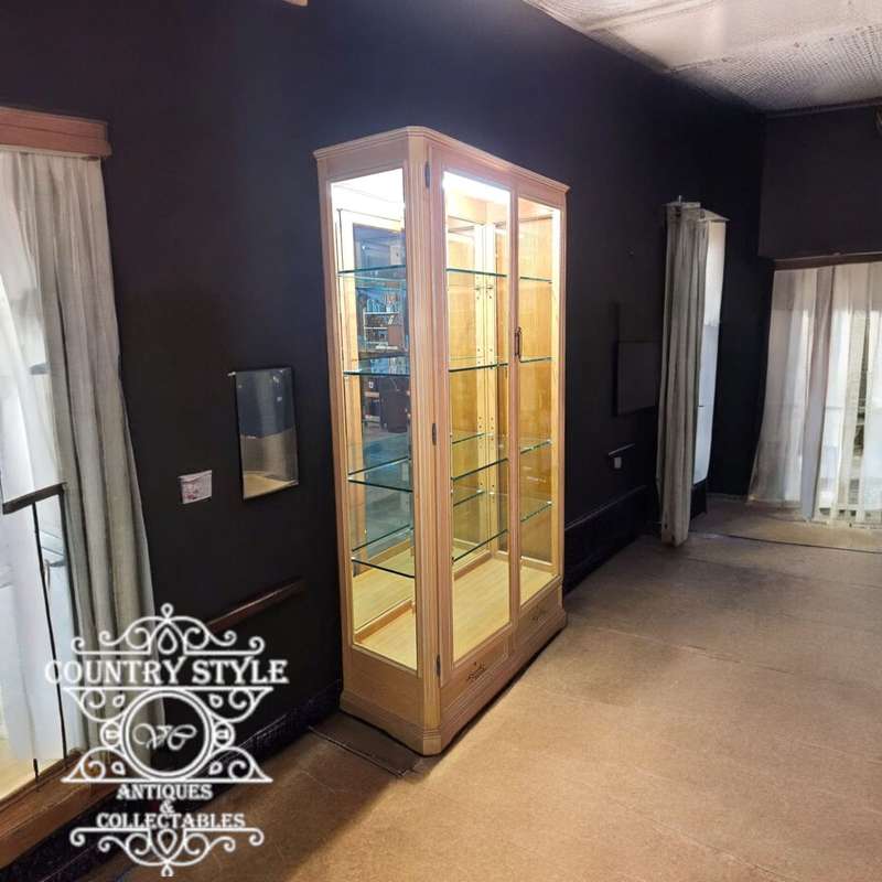 Hartmann Kepler Display Cabinet