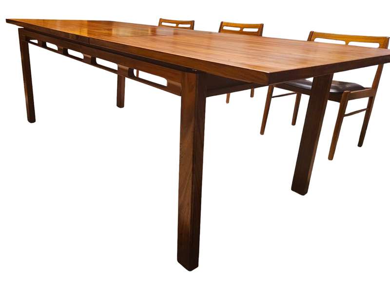 Greaves & Thomas Eight Seater Dining Room set