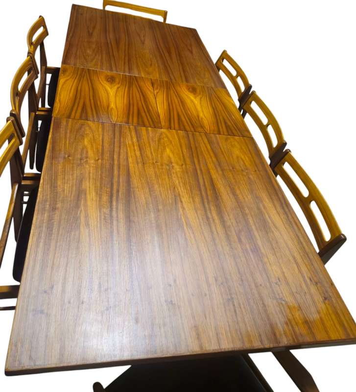 Greaves & Thomas Eight Seater Dining Room set