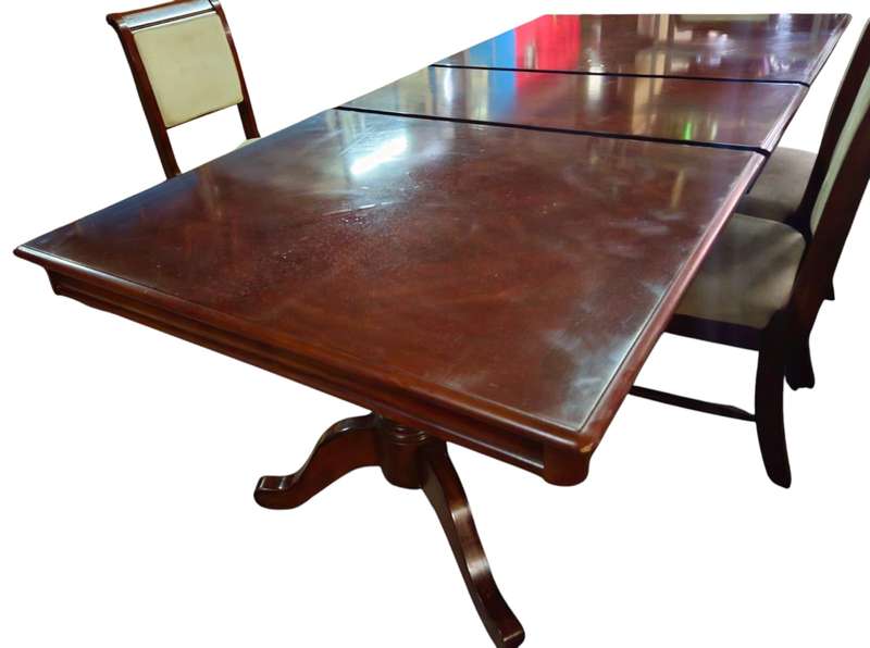 8-seater extendable dining room table