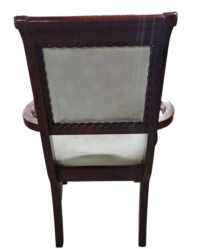 8-seater extendable dining room table