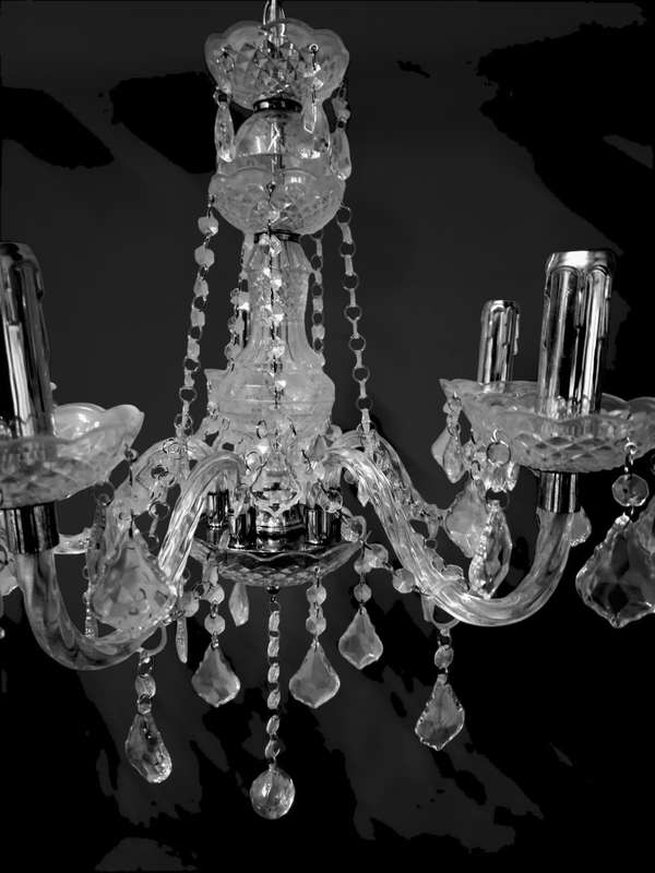 6-light acrylic chandelier