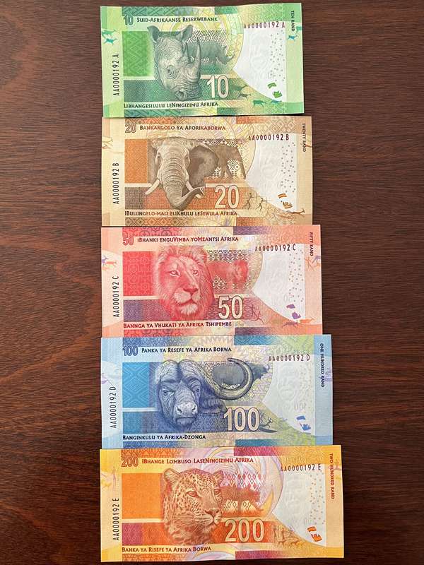 L Kganyago,  Mandela Bank Note Series with Identical Serial Numbers AA0000192