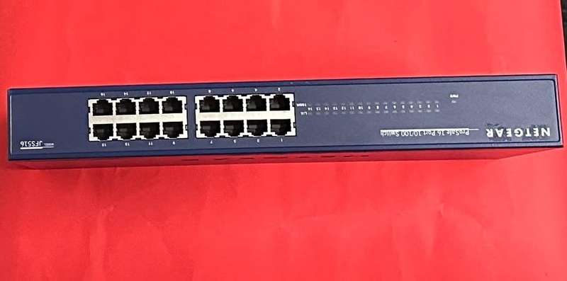 NETGEAR JFS516 16-port Fast Ethernet Switch (10/100 Mbps)