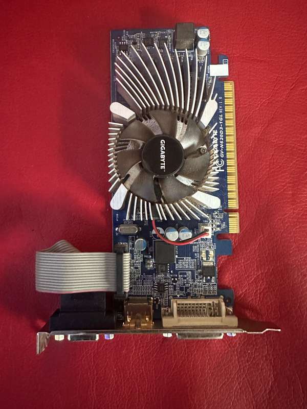Gigabyte GeForce GT 620 1GB DDR3 PCI Express 2.0 DVI-I/D-SUB/HDMI Graphics Card GV-N620D3-1GL