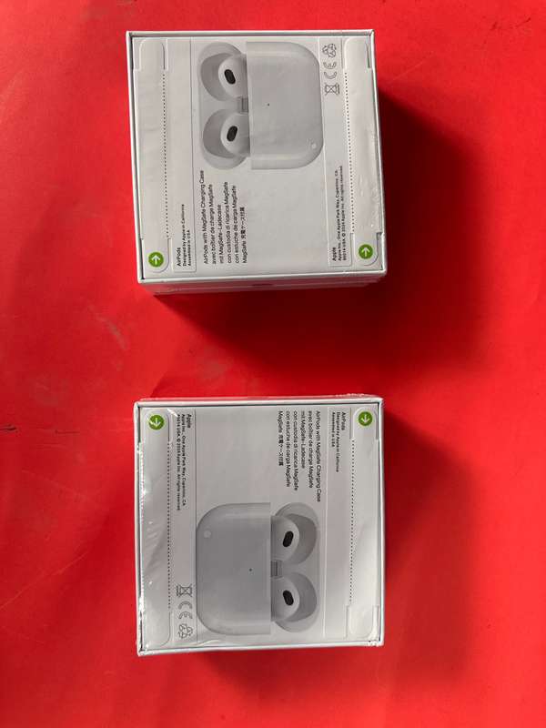Apple AirPods (3rd generation) with MagSafe Charging Case