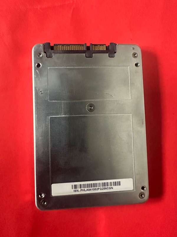 Intel 256GB Pro 5450s Series SATA 6Gb s 3D2 TLC 2.5" 7mm Internal Solid State Drive