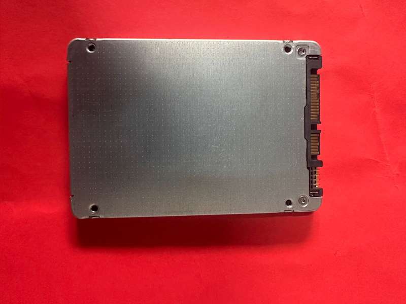 Toshiba 256GB 2.5" 9mm SSD  100% Health