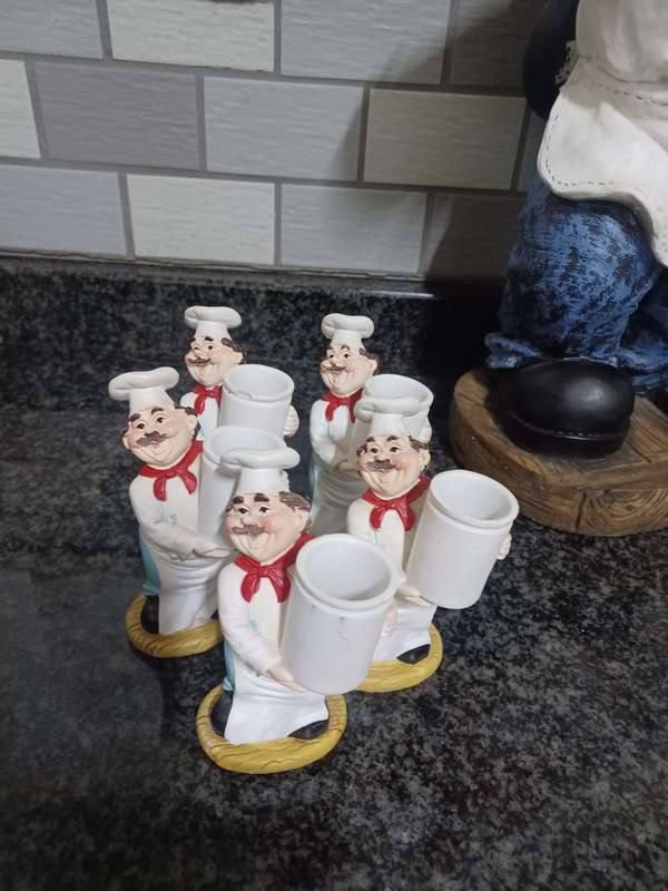 6 RETRO ITALIAN CHEF FIGURINES RESIN