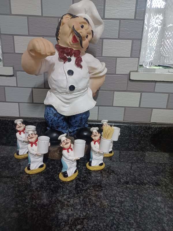 6 RETRO ITALIAN CHEF FIGURINES RESIN