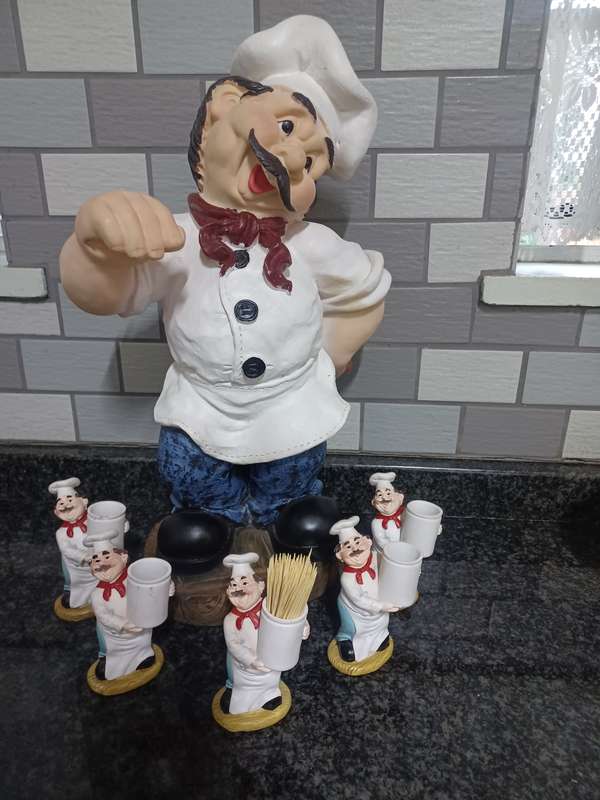6 RETRO ITALIAN CHEF FIGURINES RESIN