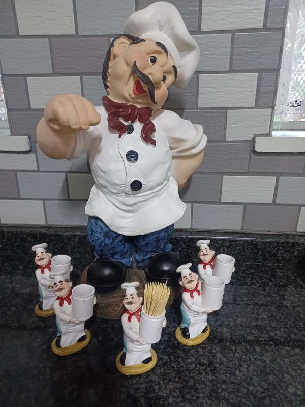 6 RETRO ITALIAN CHEF FIGURINES RESIN