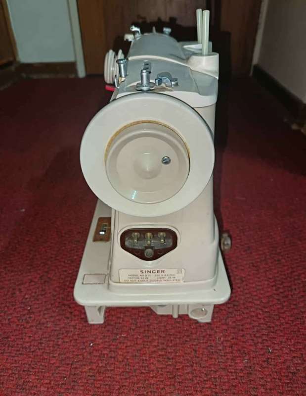 Singer 401 G 13