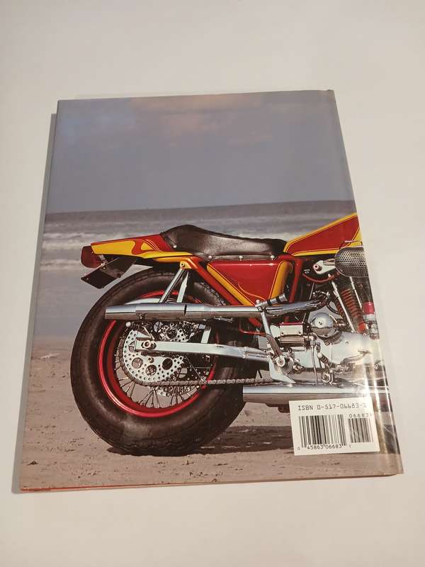 Harley-Davidson, The Living Legend by William Green