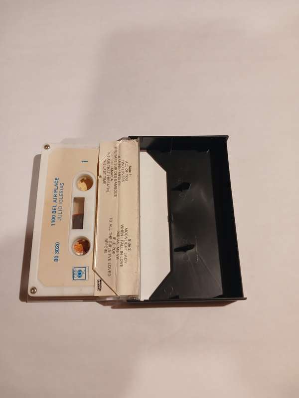 Julio Iglesias, 1100 Bel Air Place Cassette