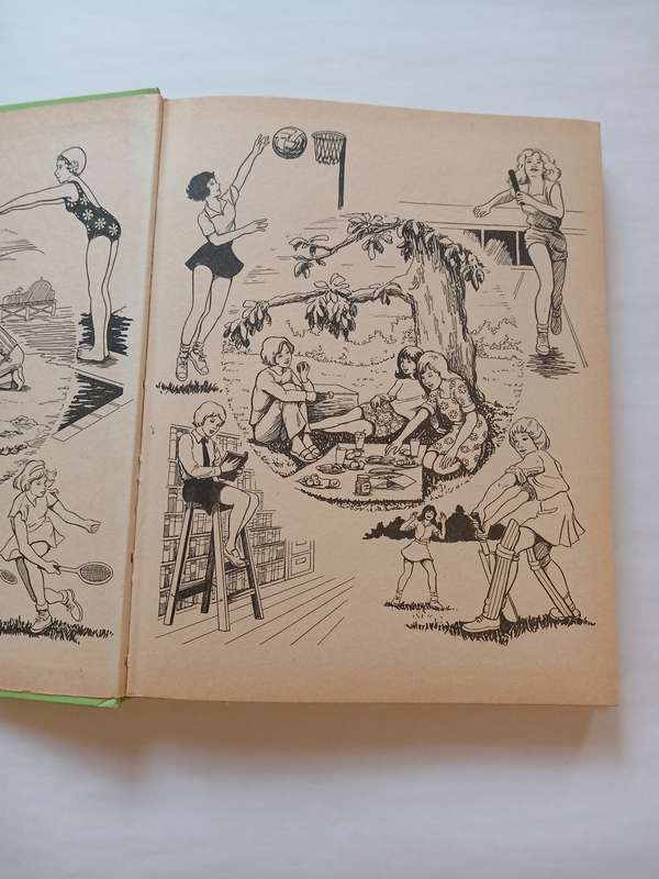 A New Ideal Book for Girls, 1974 Dean & Son