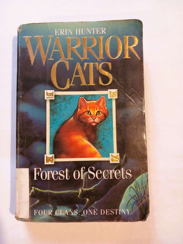 Warrior Cats, Forest of Secrets by Erin Hunter