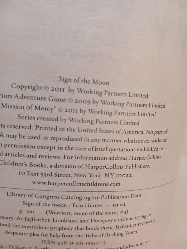 Warriors, Omen of the Stars, Sign of the Moon by Erin Hunter