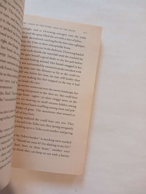 Warriors, Omen of the Stars, Sign of the Moon by Erin Hunter