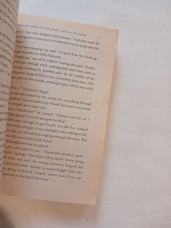 Warriors, Omen of the Stars, Sign of the Moon by Erin Hunter