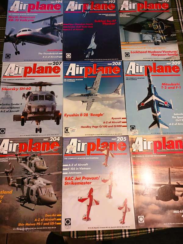 Airplane, The Complete Aviation Encyclopedia, 17 Magazines incl. Poster