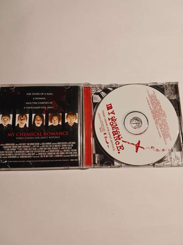 My Chemical Romance, Three Cheers for Sweet Revenge CD