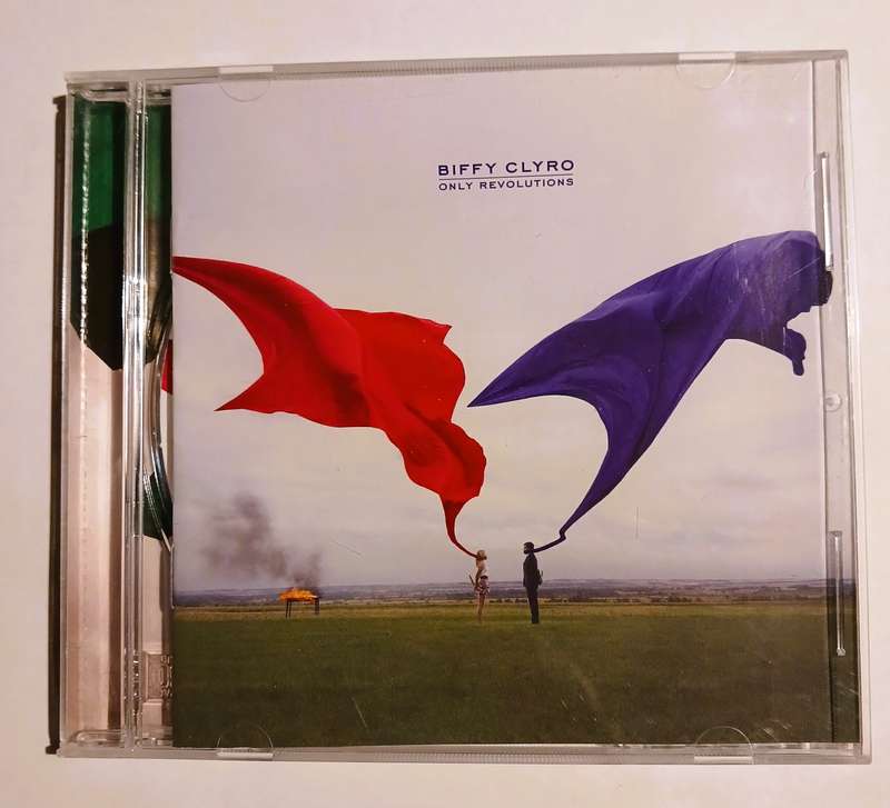 Biffy Clyro, Only Revolutions CD
