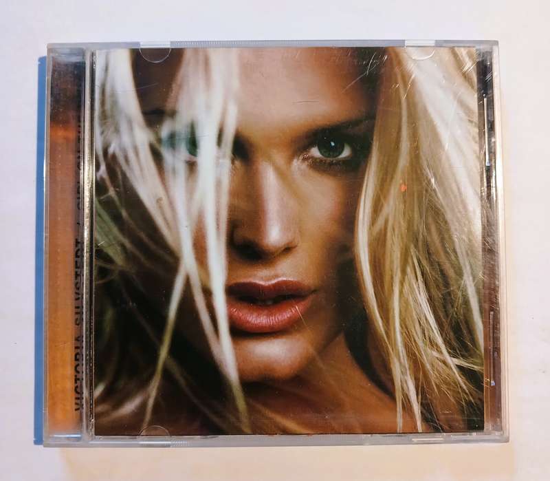 Victoria Silvstedt, Girl on the Run CD