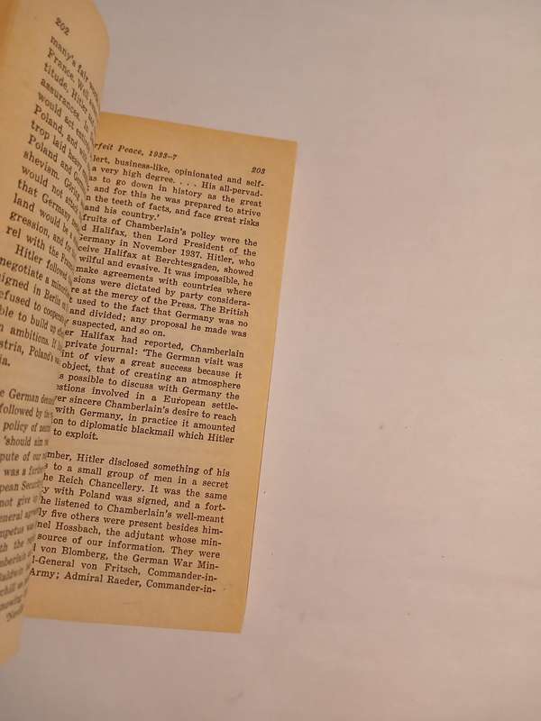 Hitler, A Study in Tyranny by Alan Bullock