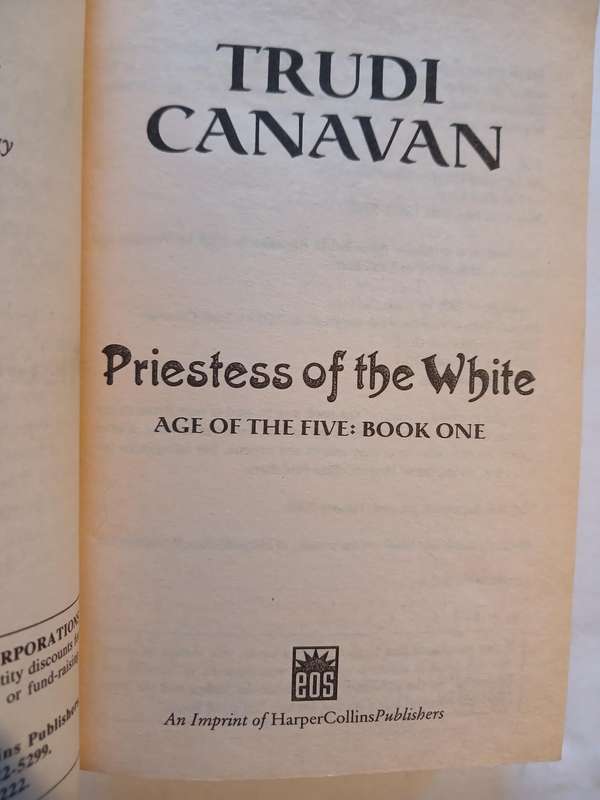 Priestess of the White, Age of the Five: Book One by Trudi Canavan